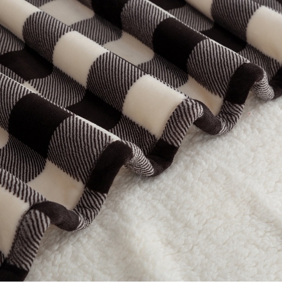 Peanuts Snoopy Throw Blanket - Picture 3 of 11